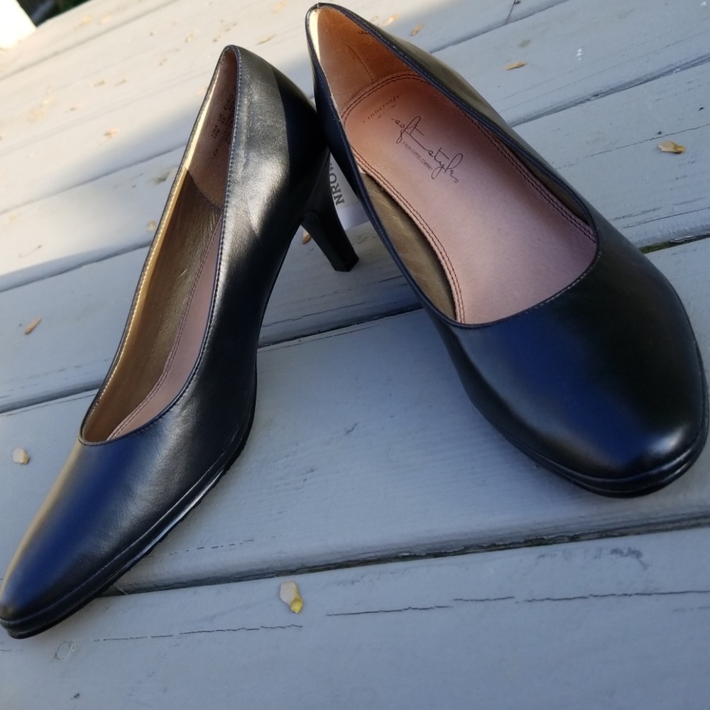 NWT Vegan Leather Black Heels